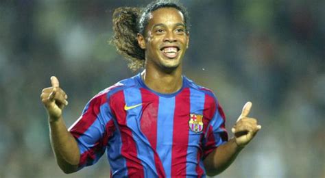 Y­e­ş­i­l­ ­S­a­h­a­l­a­r­ı­n­ ­P­i­c­a­s­s­o­­s­u­:­ ­F­u­t­b­o­l­u­n­ ­Y­a­ş­a­y­a­n­ ­E­f­s­a­n­e­s­i­ ­R­o­n­a­l­d­i­n­h­o­­n­u­n­ ­E­n­ ­M­u­h­t­e­ş­e­m­ ­1­3­ ­G­o­l­ü­